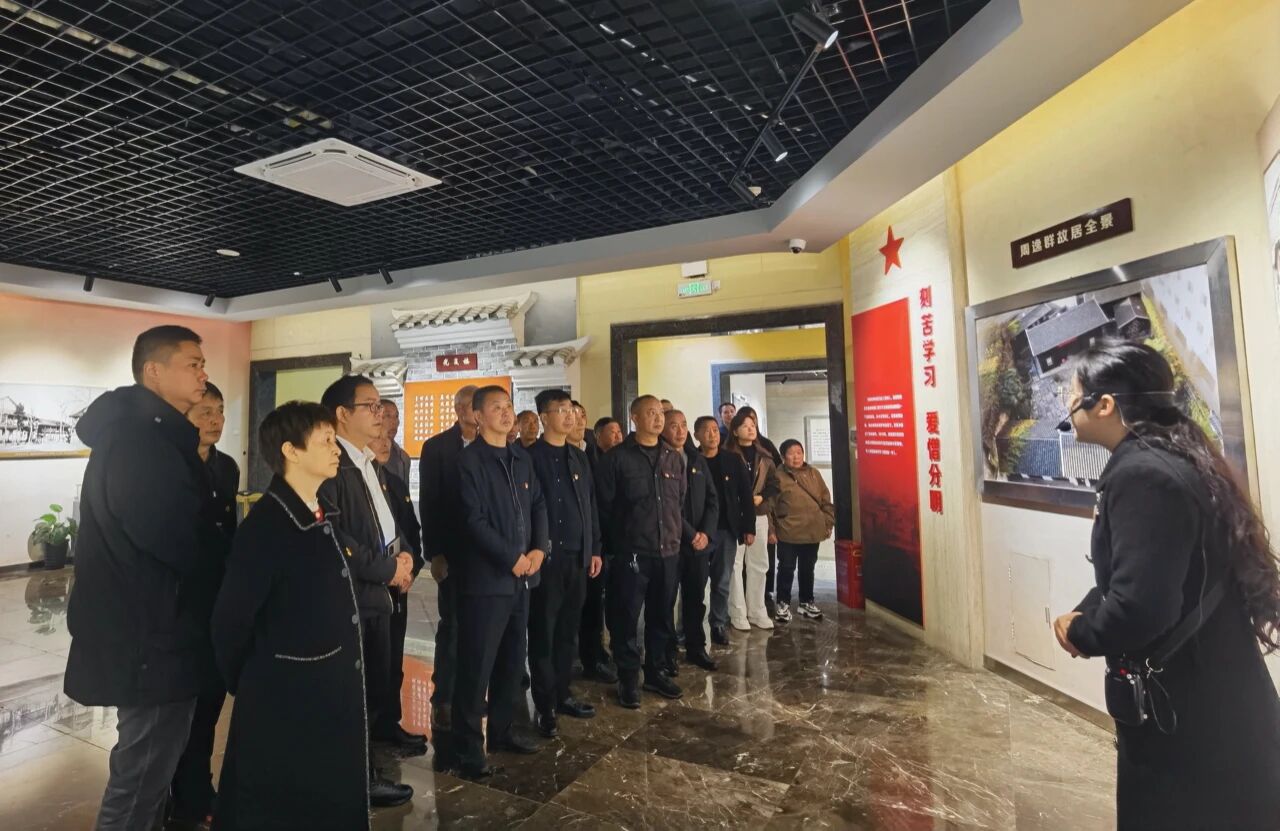 1762742831435756.jpg c46c5d97a14140feea963a712c43a146.jpg