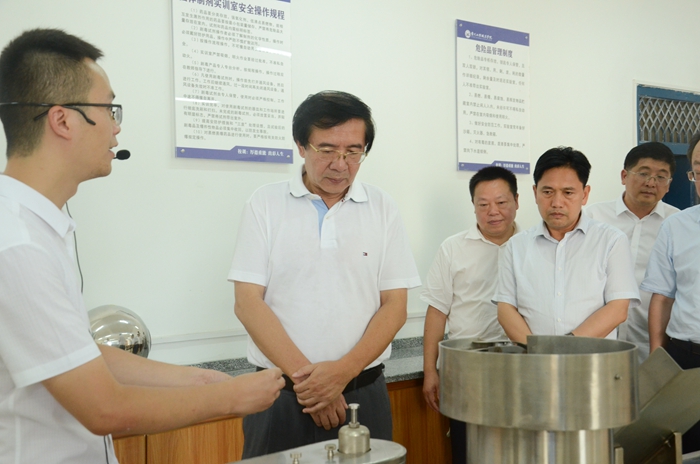 1598518136908012.jpg 调研组在贵州工程职业学院调研(刘芮摄) (3).JPG