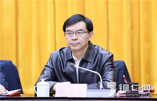市委副书记、市长陈少荣参加会议