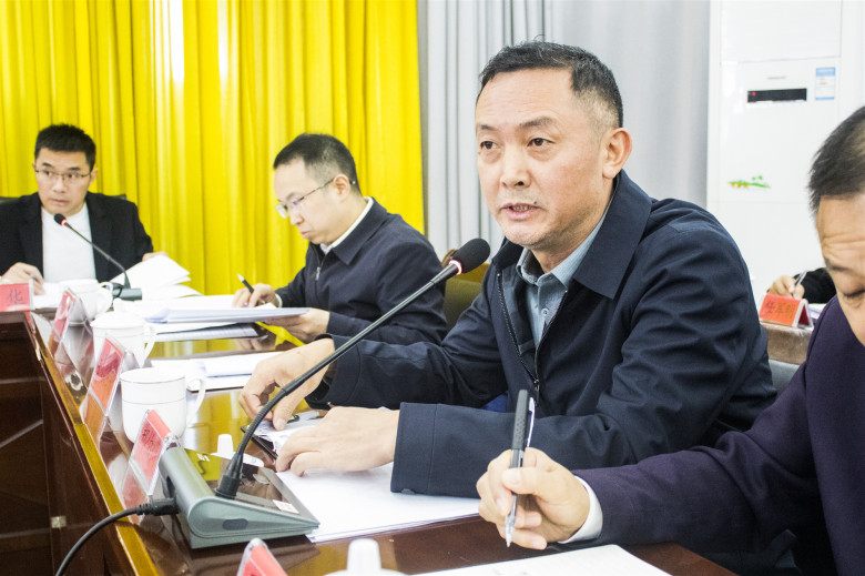 1762133165705084.jpg 县人大代表现场提问。_副本.jpg