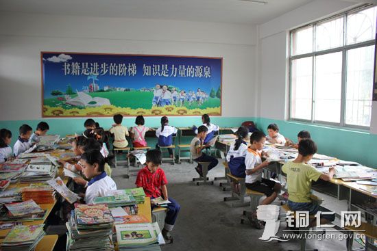 孙家坝乡村学校少年宫阅览室