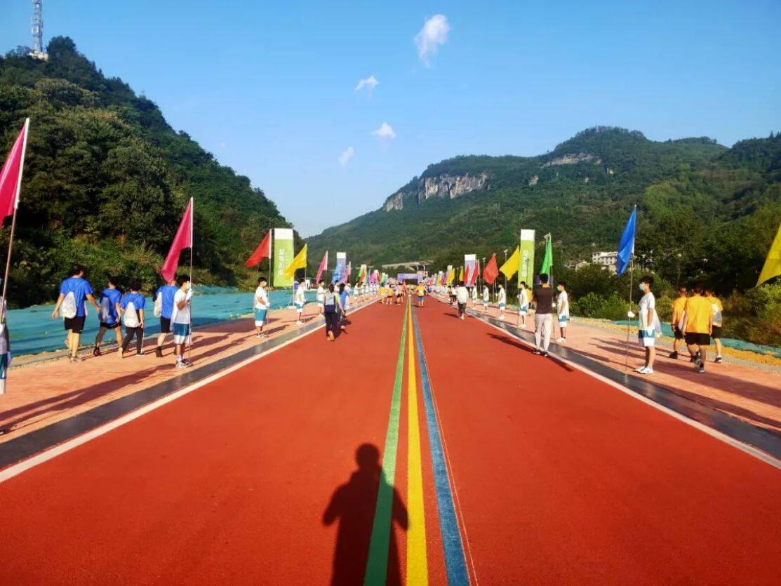 目前,铜仁智慧马拉松赛道已成为铜仁人民幸福的新期盼,周末带家人到