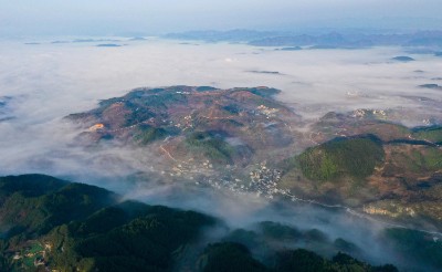 俯瞰松桃苗族自治县世昌街道盘报村。.jpg