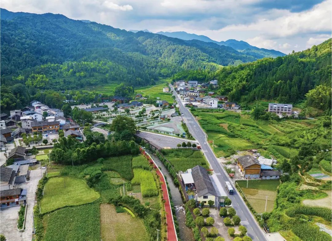 江口至梵净山环线公路——最美农村路.jpg