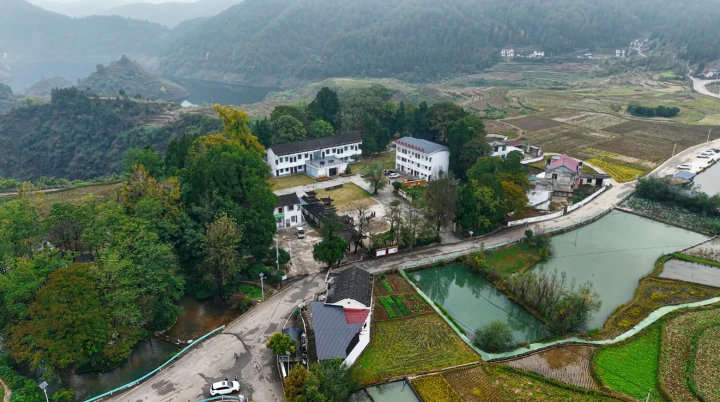 1762493229445948.png 02.webp.png