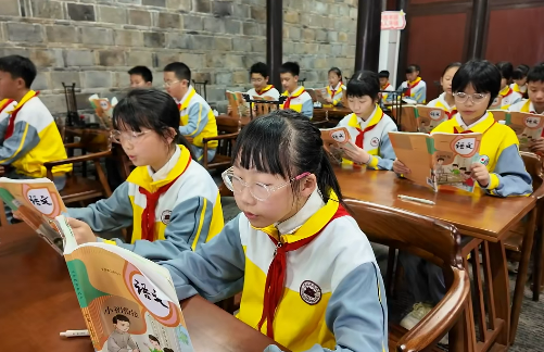 玉屏侗族自治縣2026年新時(shí)代文明實(shí)踐活動(dòng) 暨“全民閱讀活動(dòng)周”啟動(dòng)儀式舉行