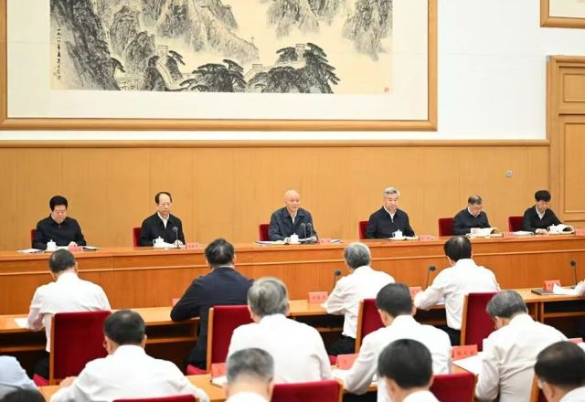 全国党建工作座谈会在京召开