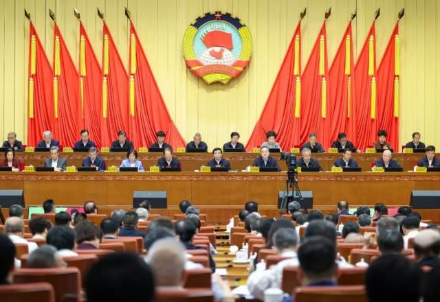 全国政协十四届常委会第十七次会议开幕 王沪宁主持 丁薛祥作报告