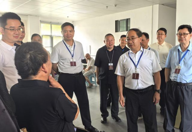 市政协常委视察团围绕“普惠养老服务体系建设”开展视察