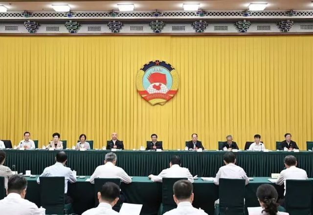 全国政协召开“加快农业农村现代化”专题协商会 王沪宁出席并讲话