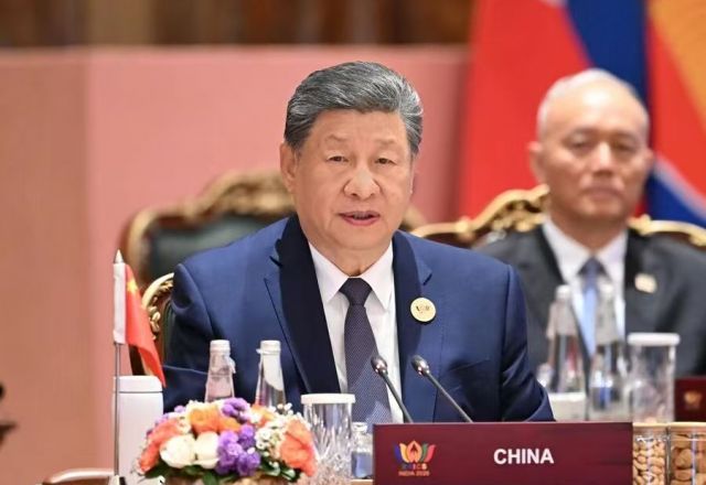 习近平出席金砖国家领导人第十八次会晤第二阶段会议并发表重要讲话