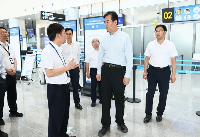 李炳军在铜仁市调研