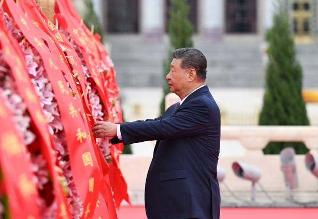 烈士纪念日向人民英雄敬献花篮仪式在京隆重举行 习近平等党和国家领导人出席
